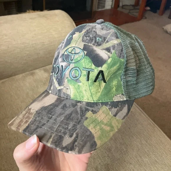 Camo toyota trucker hat - Picture 2 of 9